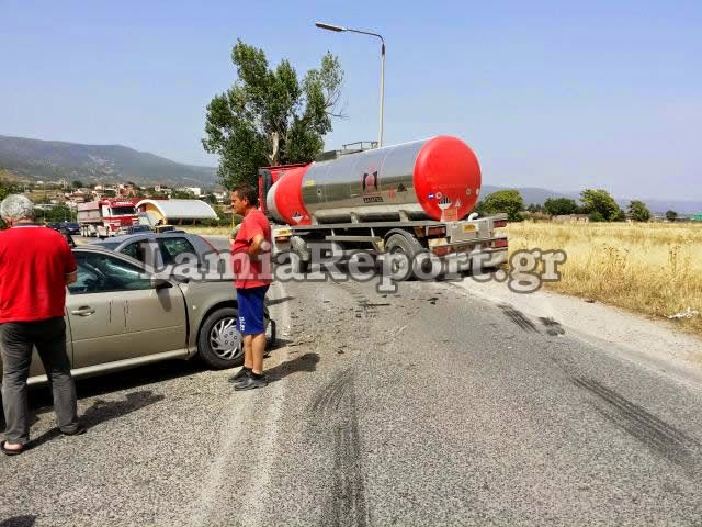 Τροχαίο με βυτιοφόρο και δυο αυτοκίνητα στη Λαμία [photos] - Φωτογραφία 9