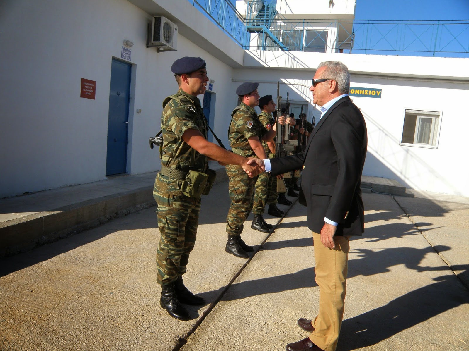 Φωτό από την επίσκεψη Αβραμόπουλου στην ΠΕ της 79 ΑΔΤΕ - Φωτογραφία 11