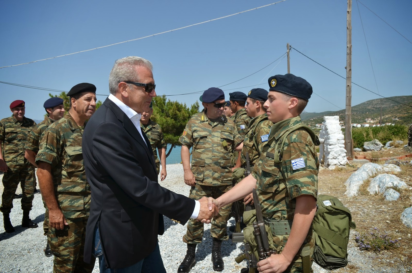 Φωτό από την επίσκεψη Αβραμόπουλου στην ΠΕ της 79 ΑΔΤΕ - Φωτογραφία 3