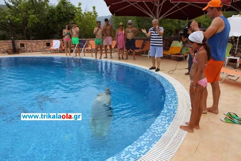 Εκπληκτικό βίντεο με κόλπάκι μέσα σε πισίνα του ταχυδακτυλουργού Μελχιόρ! - Φωτογραφία 4