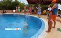 Εκπληκτικό βίντεο με κόλπάκι μέσα σε πισίνα του ταχυδακτυλουργού Μελχιόρ! - Φωτογραφία 4