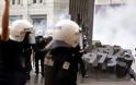 Αστυνομικοί πυροβόλησαν Κούρδο που κατέβαζε την τουρκική σημαία
