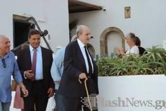 ΦΩΤΟ-Ο γάμος του εγγονού του Μητσοτάκη