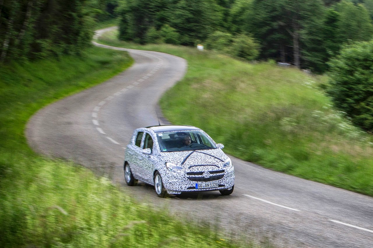 Το Νέο Opel Corsa θα κυκλοφορήσει στα τέλη του 2014. Η πέμπτη γενιά Corsa παραμένει καμουφλαρισμένη στα test drives - Φωτογραφία 6