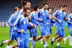 Παγκόσμιο Κύπελλο ποδοσφαίρου 2014: Στον πάγκο ο Κατσουράνης - Μοναδικό πρόβλημα ο Κονέ