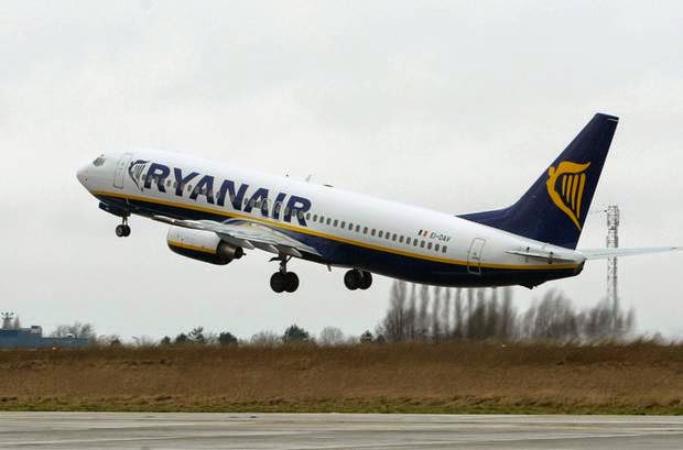 Συγκρούστηκαν… στο έδαφος δυο αεροπλάνα της Ryanair - Φωτογραφία 1