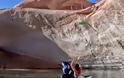 Η πιο ακραία νεροτσουλήθρα του κόσμου - Βουτιά από τα 15 μέτρα που κόβει την ανάσα (BINTEO) - Φωτογραφία 1