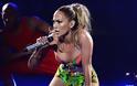 Jennifer Lopez: Αδυνάτισε και δεν σταματά να μας δείχνει το κορμί της - Φωτογραφία 2