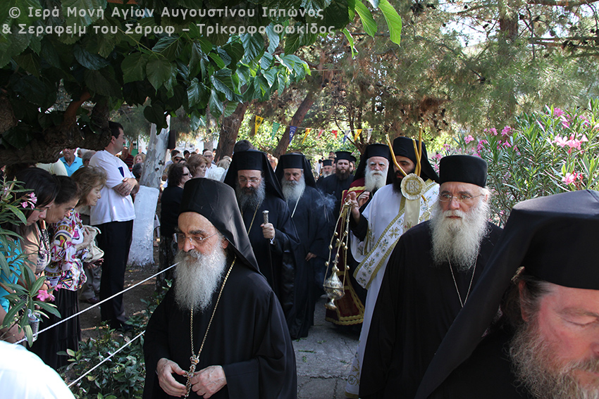 Ανακομιδή λειψάνων μιας σύγχρονης οσιακής μορφής της Ι. Μ. Πατρών - Φωτογραφία 11