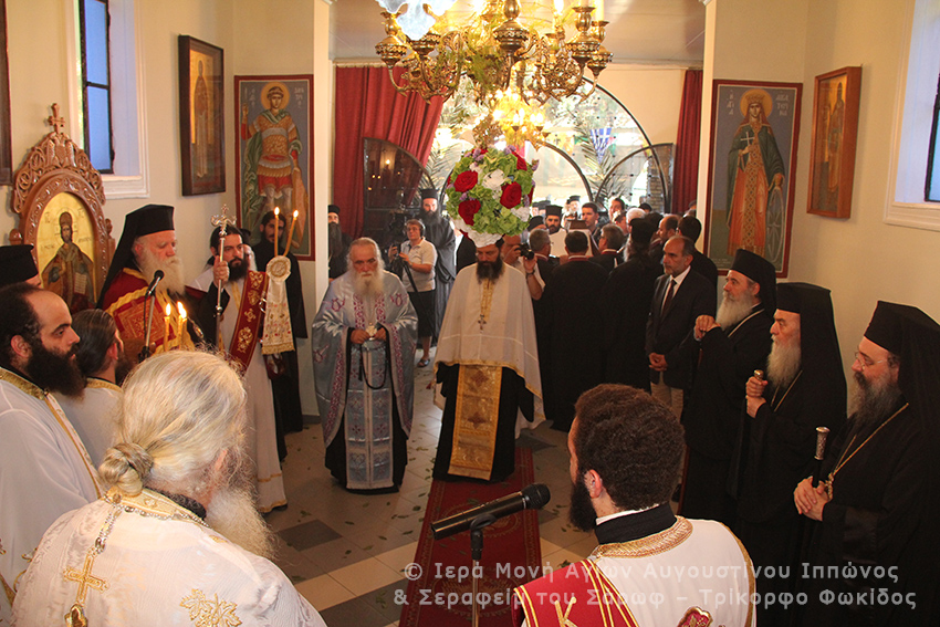 Ανακομιδή λειψάνων μιας σύγχρονης οσιακής μορφής της Ι. Μ. Πατρών - Φωτογραφία 17