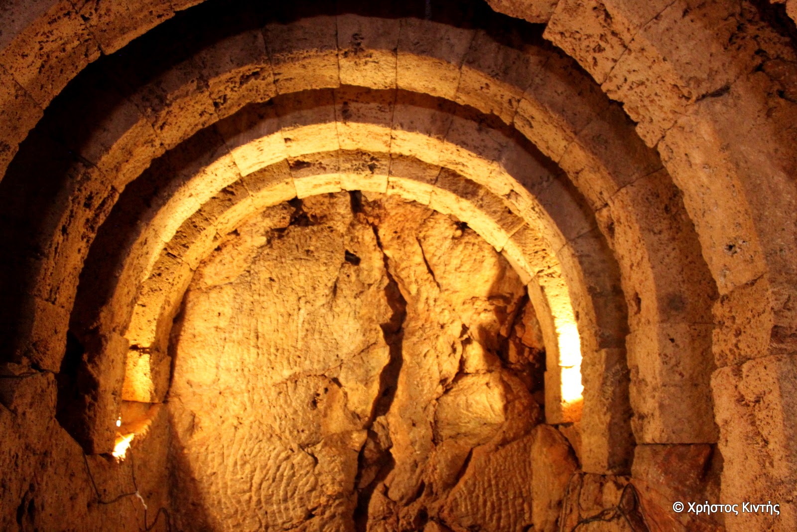 Δείτε το αρχαίο Νεκρομαντείο του Αχέροντα...  [photos+video] - Φωτογραφία 1