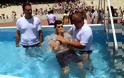 Όλα όσα έγιναν στη συνέλευση 40.000 μαρτύρων του Ιεχωβά στο ΟΑΚΑ - Η τελετή βάφτισης 337 ατόμων στις πισίνες του σταδίου - Φωτογραφία 10