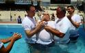 Όλα όσα έγιναν στη συνέλευση 40.000 μαρτύρων του Ιεχωβά στο ΟΑΚΑ - Η τελετή βάφτισης 337 ατόμων στις πισίνες του σταδίου - Φωτογραφία 5