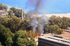 Αίγιο: Πυρκαγιά πίσω από την παλιά Χαρτοποιία