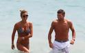 Ο Gerrard με την γυναίκα του στην παραλία - Φωτογραφία 1