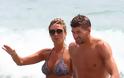 Ο Gerrard με την γυναίκα του στην παραλία - Φωτογραφία 6