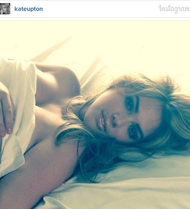 Η Kate Upton ποζάρει στο Instagram μόνο με το σεντόνι της - Φωτογραφία 2