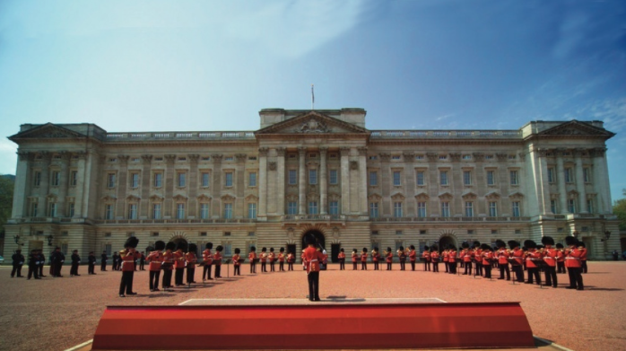 Πόσα χρήματα ξοδεύει η βασιλική οικογένεια και πόσα οι κοινοί θνητοί στη Μεγάλη Βρετανία - Φωτογραφία 2