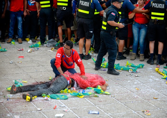Αίμα και δάκρυα στην Κόστα Ρίκα - Μαχαίρωσαν τρεις φιλάθλους μετά από τον αποκλεισμό από το Μουντιάλ - Φωτογραφία 3