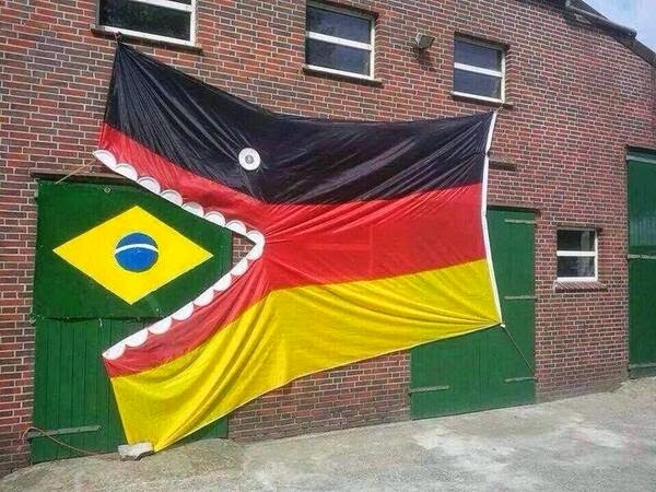 Αστείες εικόνες μετά τον αγώνα της Βραζιλίας με τη Γερμανία [photos] - Φωτογραφία 7
