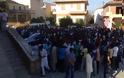 Ισλαμιστές λαθραίοι κατέλαβαν το Δημαρχείο στην Σκάλα Λακωνίας - Φωτογραφία 3