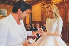 Ξαναπαντρεύτηκε η Αντριάνα Σκλεναρίκοβα! [photos]