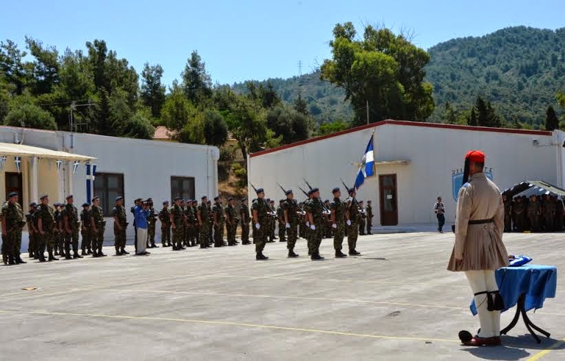 Απονομή Ηθικών Αμοιβών στην Πολεμική Σημαία της 1/38 ΔΤΕ - Ευζώνων «ΜΠΙΖΑΝΙ» - Φωτογραφία 3