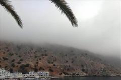 Πυκνή ομίχλη κάλυψε όλα τα Σφακιά - Ο καιρός στην Κρήτη σήμερα και αύριο [photos]