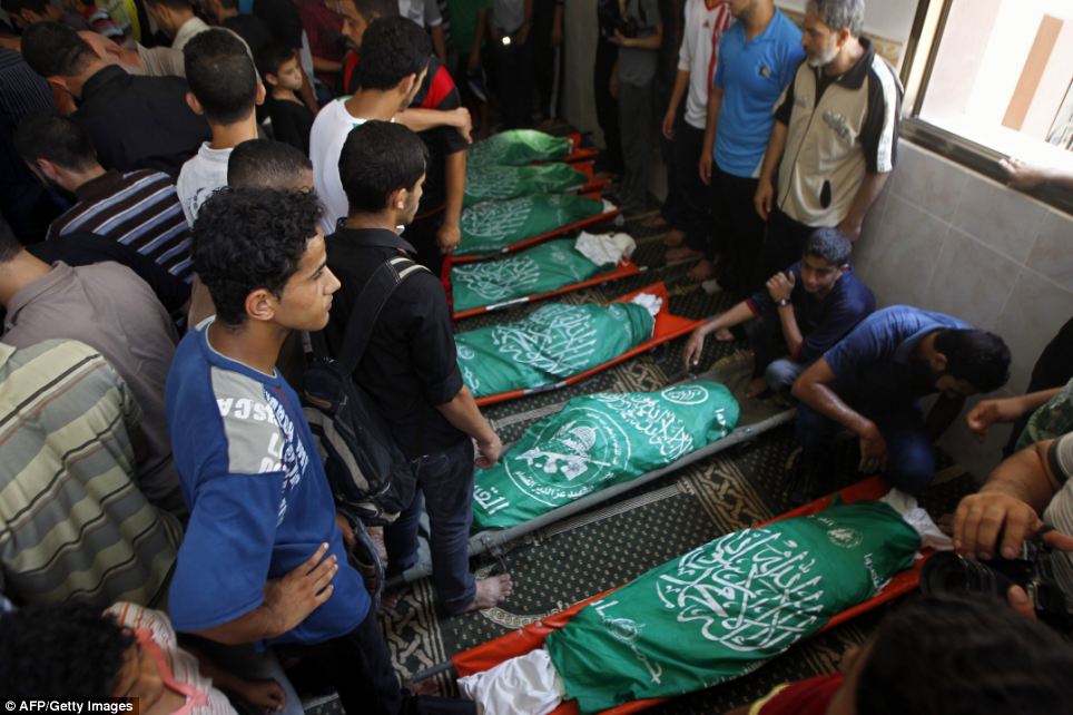 Αιματοκύλισμα στη Γάζα με 100 νεκρούς ανάμεσά τους και πολλά παιδιά - Φωτογραφία 1