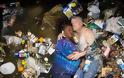 Ακατάλληλο για υποχόνδριους: Άνθρωποι φωτογραφίζονται με τα σκουπίδια μιας εβδομάδας - Φωτογραφία 11