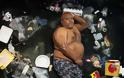 Ακατάλληλο για υποχόνδριους: Άνθρωποι φωτογραφίζονται με τα σκουπίδια μιας εβδομάδας - Φωτογραφία 3