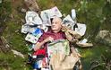 Ακατάλληλο για υποχόνδριους: Άνθρωποι φωτογραφίζονται με τα σκουπίδια μιας εβδομάδας - Φωτογραφία 8