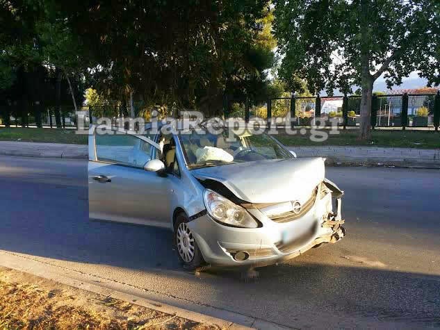 Δείτε πως έγινε το αμάξι! Τράκαρε σε δέντρο μετά από αναγκαστικό ελιγμό! [photos] - Φωτογραφία 6