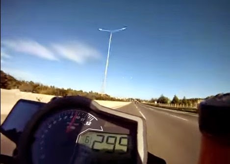 Βίντεο ΣΟΚ: Μοτοσικλετιστής τρέχει με 300 χλμ/ω στην Αθηνών-Λαμίας - Αντιδράσεις στο διαδίκτυο! [video] - Φωτογραφία 1
