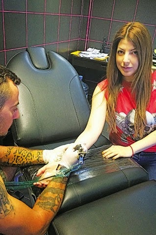 Η Άντζελα Δημητρίου έκανε τατουάζ μαζί με την κόρη της! [photos] - Φωτογραφία 3