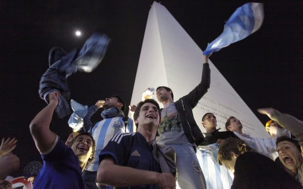Τι ακούστηκε στις γειτονιές του Μπουένος Άιρες όταν η Αργεντινή προκρίθηκε στον τελικό του Mundial; - Φωτογραφία 1