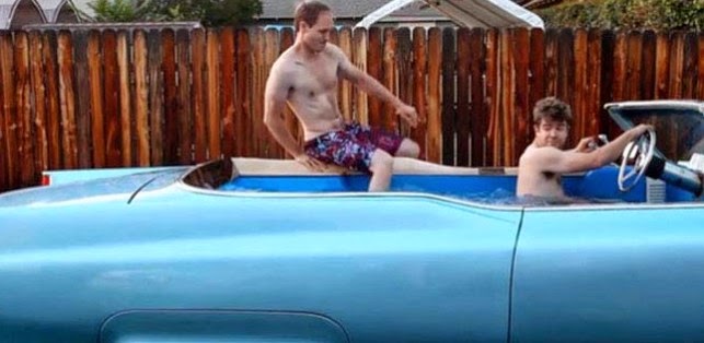 Δείτε πως μια Cadillac μετατρέπεται  σε… κινούμενη πισίνα [photos+video] - Φωτογραφία 1