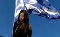 Ολόκληρο το βίντεο της Κατερίνας Μουτσάτσου για Ελλάδα, με ελληνικούς υπότιτλους