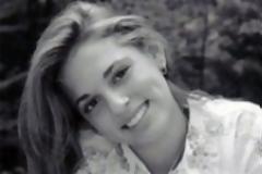 ΑΠΙΣΤΕΥΤΟ:Επικοινωνούν με τη νεκρή κόρη τους