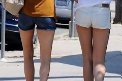 Ποια είναι η μαμά και ποια η κόρη;