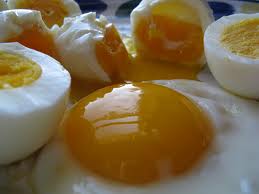 Αναγνώστης κάνει λόγο για μουχλιασμένα αυγά... - Φωτογραφία 1