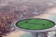 Έπαιξαν τένις και όχι μόνο...στα πιο απίθανα σημεία του πλανήτη! (Photos)