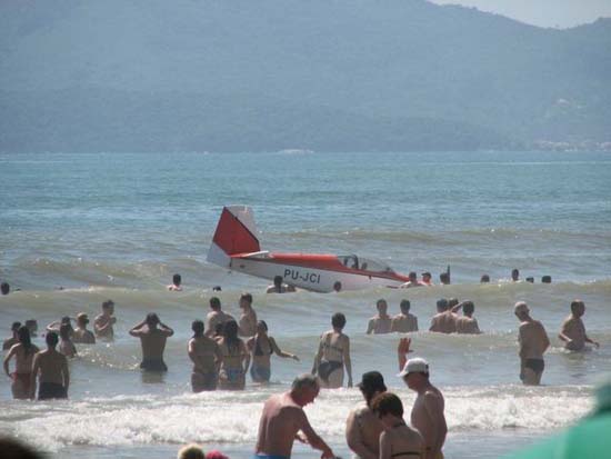 Άνθρωποι που αντί να βοηθήσουν… έπιασαν την φωτογραφική μηχανή! - Φωτογραφία 5