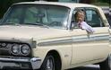93χρονη πουλάει το αυτοκίνητο της με... 927.000 χλμ