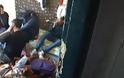 Εικόνες σοκ στις «τρώγλες» της Μενάνδρου- Η πρώτη σύλληψη ιδιοκτήτη διαμερίσματος (βίντεο) - Φωτογραφία 5