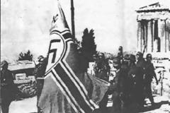 Όταν ο εύζωνας έπεσε από την Ακρόπολη για να μην παραδοθεί στους Ναζί
