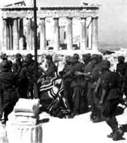 VIDEO: Σαν σήμερα το 1941 οι Γερμανοί εισέβαλαν στην Αθήνα - Φωτογραφία 4