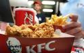KFC: Κατέβαλαν αποζημίωση-μαμούθ για τα κοτόπουλα με σαλμονέλα