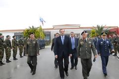 Έδιωξαν τη Χρυσή Αυγή από το χωριό τους Στο πλευρό των Ενόπλων Δυνάμεων της χώρας ο Αντώνης Σαμαράς Στο πλευρό των Ενόπλων Δυνάμεων της χώρας ο Αντώνης Σαμαράς