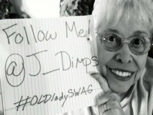 ΒΙΝΤΕΟ: Η 80χρονη με τους 65.000 followers στο Twitter! - Φωτογραφία 1